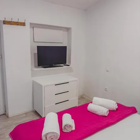 Miltos باليوكاستريتسا
