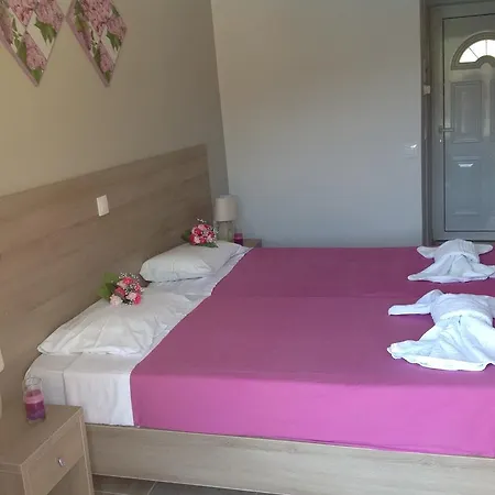 Miltos Palaiokastritsa